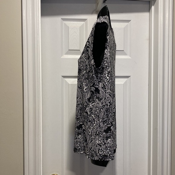 carré noir - Black & White Paisley Print Round Neck Sleeveless Blouse - Sz S - Picture 4 of 8